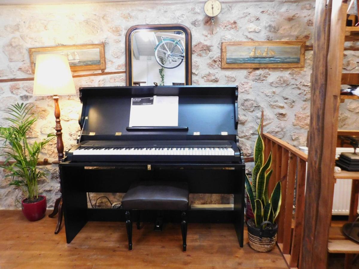 Agoriani Art Suite - 4 Seasons' Natural Living Lilaia Ngoại thất bức ảnh